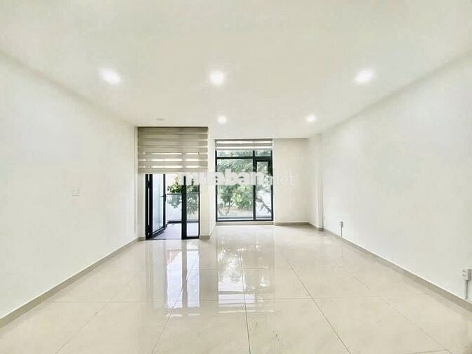 HOT NHẤT KHU VỰC- 96c Phan Đình Phùng, p2,PN- DT 5x18, 4p
