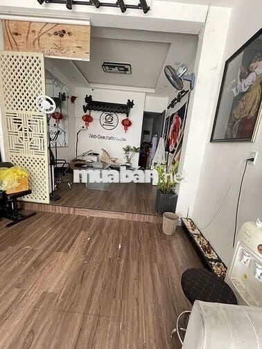 Mặt Tiền Nguyễn Văn Khối 300m2 2 lầu 4 phòng Ngay Công Viên Làng HOa