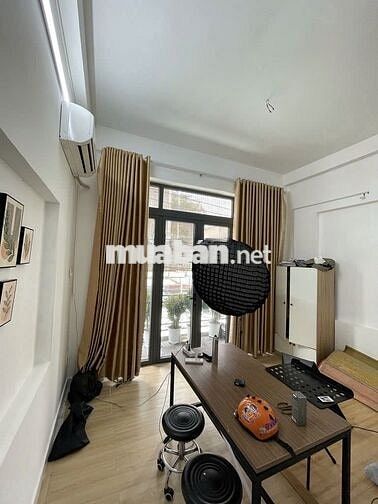 Mặt Tiền Nguyễn Văn Khối 300m2 2 lầu 4 phòng Ngay Công Viên Làng HOa