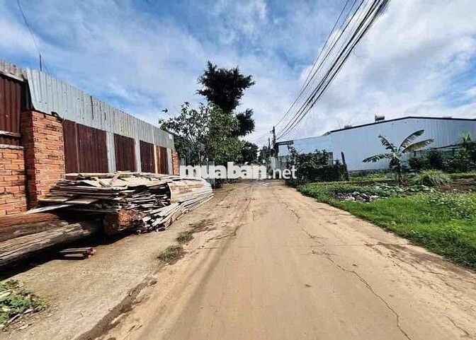 BÁN 3 LÔ LK HẺM 246 YMOAN. 184 ĐỒNG KHỞI-BMT. GIÁ: 2,8 TỶ