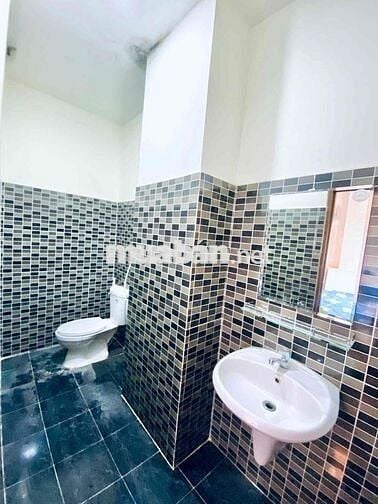 10p qua Q1,5,7 Studio Full nội thất thang máy cửa sổ trời lớn