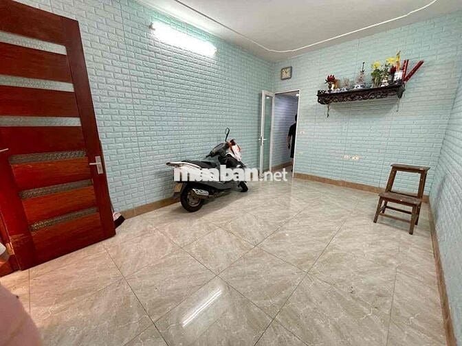 Bán căn chung cư Tầng 1 phố Lạc Trung oto đỗ cửa 2 thoáng 80m giá nhỉn