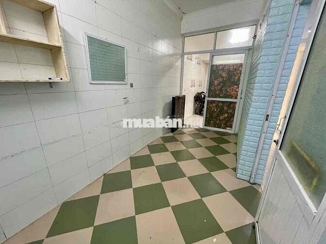 Bán căn chung cư Tầng 1 phố Lạc Trung oto đỗ cửa 2 thoáng 80m giá nhỉn