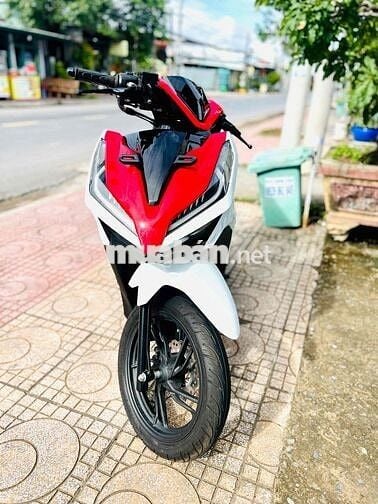 cầm đồ thanh lý Vario đk2022 trắng đỏ