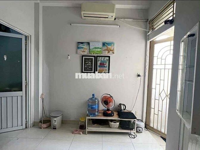 Phòng trọ giá rẻ có gác, máy lạnh, ban công