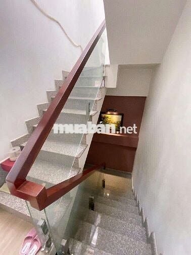 76/38 Lý Chính Thắng Q.3 XE HƠI NGỦ TRONG NHÀ 6PN 4 x 14 - 5 tầng