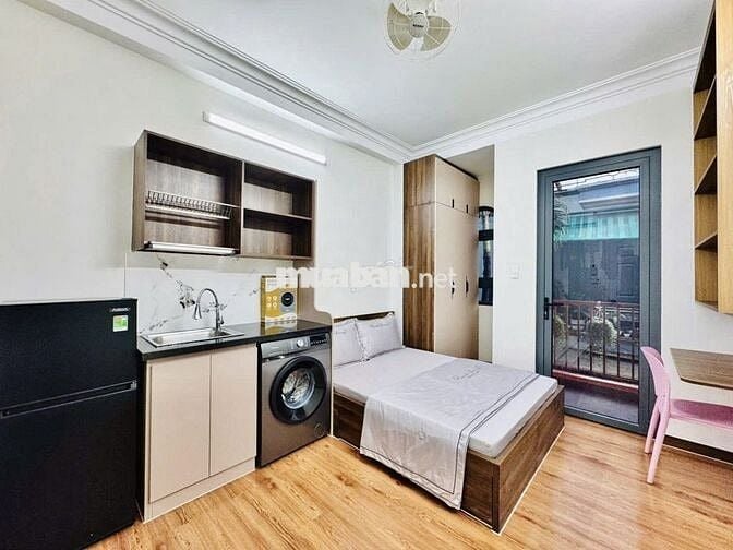 Bạch Đằng - Xe Hơi Ngủ Trong Nhà - 4 Tầng - 200m2 Sàn - 8 tỷ9