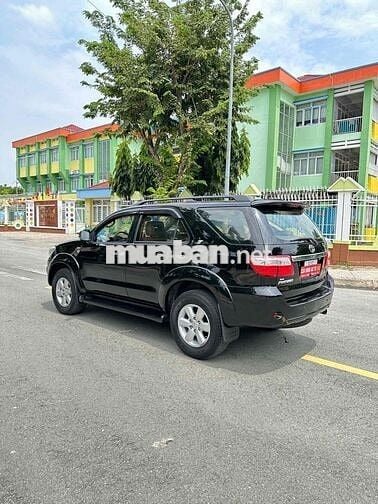 Toyota Fortuner 2010 2.7V 4x4 AT -