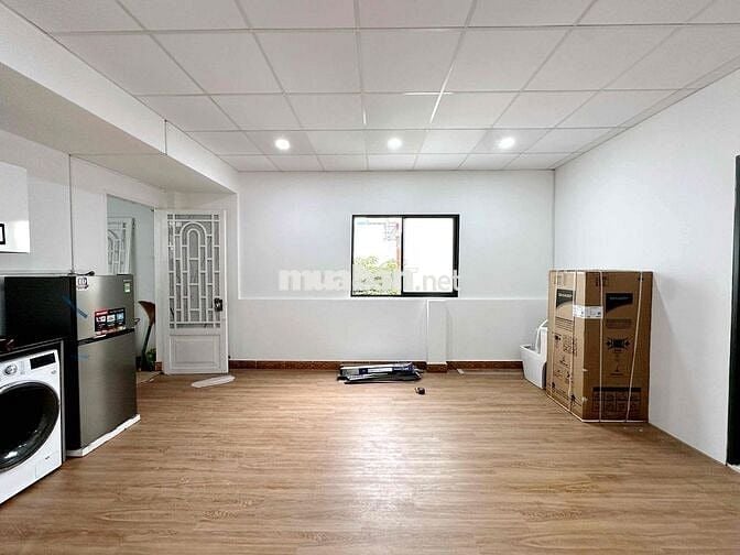 CĂN HỘ 2 PHÒNG NGỦ - 1PK - BAN CÔNG, NGAY TÔ HIẾN THÀNH Q10