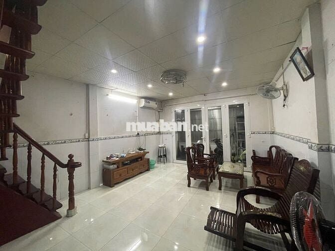 Nhà Q7 cần bán gấp,nhà ở không dính quy hoạch