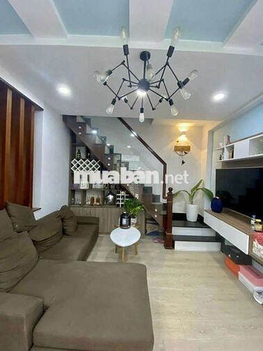NHÀ FULL NỘI THẤT GẦN CÂY XĂNG LÊ VĂN VIỆT