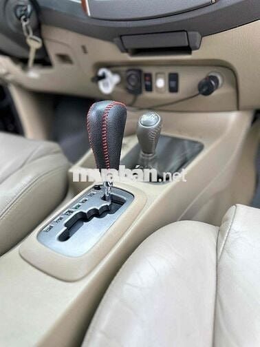 Toyota Fortuner 2010 2.7V 4x4 AT -