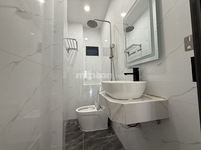 Bán nhà MT Dương Bá Trạc Q.8 - 3,7m x 16m giá 8,6 tỉ