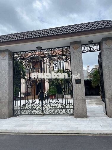 Bán nhà dt cực khủng 110m2 giá cực rẻ