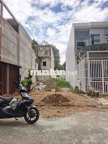 Nền gần trường Cấp 3 khu dân cư Ngân Thuận