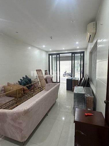 Hơn 200Tr/m2-Có Nhà Mặt Phố-Quận Hai Bà Trưng-DT 97m2 / 3Tầng / MT 4m