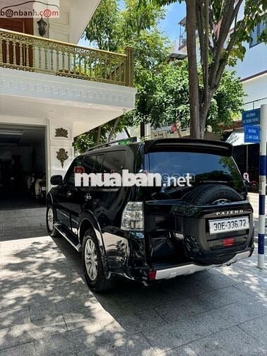 Pajero 2016 GLS Class 3.8 4x4 AT - màu đen