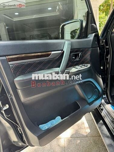 Pajero 2016 GLS Class 3.8 4x4 AT - màu đen