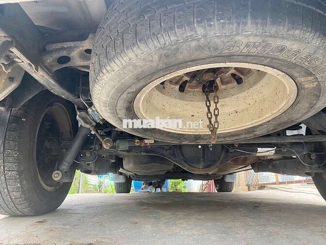 Xe gia đình Toyota Innova 7 chỗ màu bạc
