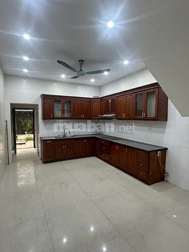 Hơn 200Tr/m2-Có Nhà Mặt Phố-Quận Hai Bà Trưng-DT 97m2 / 3Tầng / MT 4m