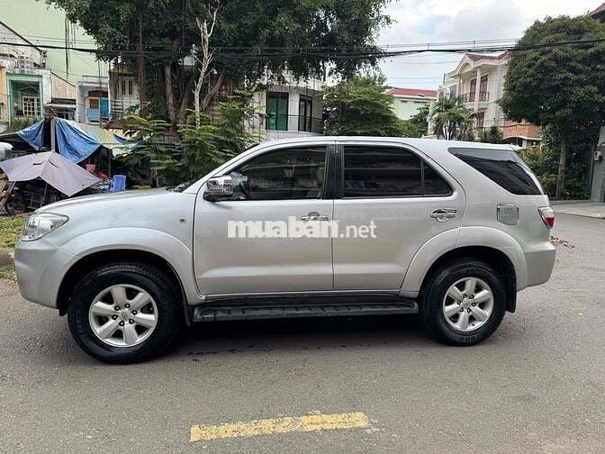 Toyota Fortuner 2009 2.7V - 129000 km