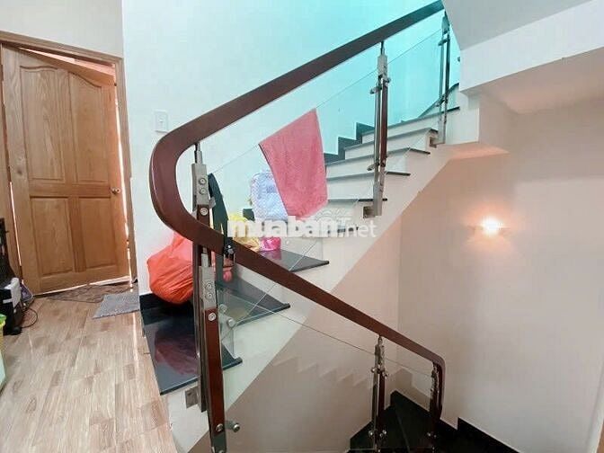 NI SƯ HUỲNH LIÊN-TÂN BÌNH 40M2-4TẦNG MỚI TINH-HẺM XE HƠI 7CHỖ.CHỈ 5T75