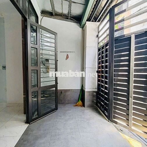BÁN NHÀ 3 TẦNG Ở GẦN CHỢ CẦU ĐỒNG - NGÃ TƯ GA Q12. GIÁ : 4,78 TỈ