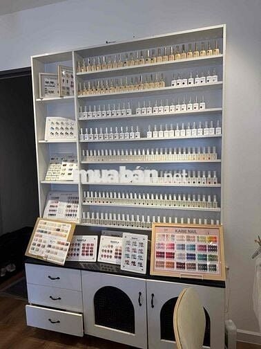 sang cả tiệm ( bao gồm đồ nghề, nội thất)