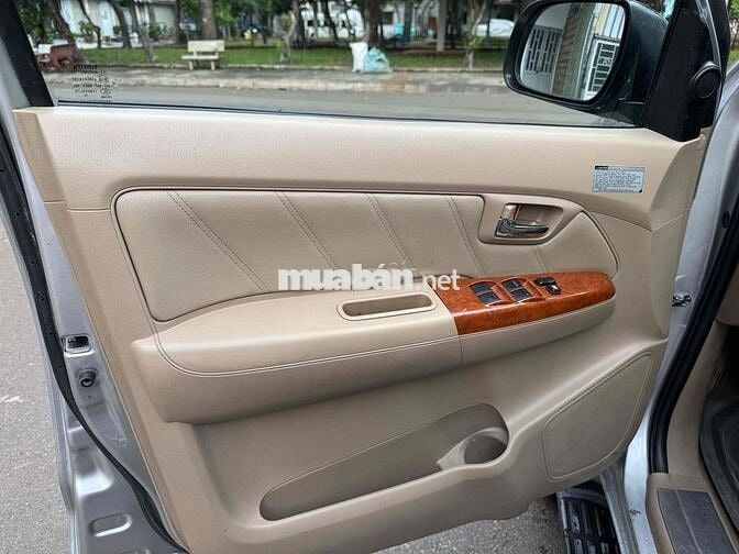 Toyota Fortuner 2009 2.7V - 129000 km