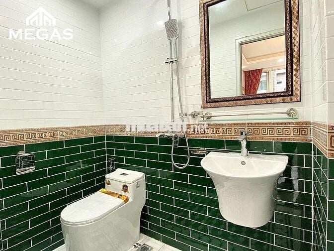 CHO THUÊ PHÒNG STUDIO TÂN CỔ ĐIỂN BAN CÔNG RỘNG TẠI TRUNG KÍNH