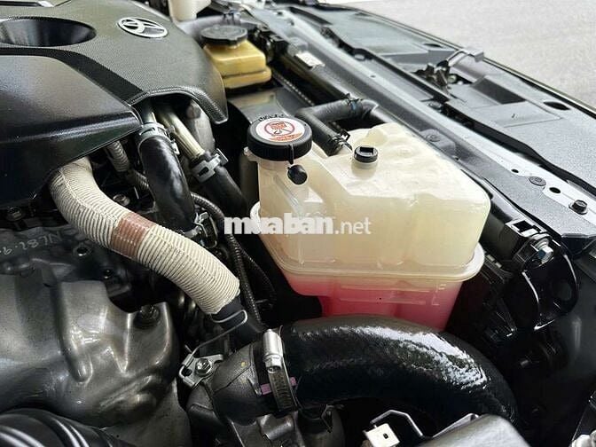 Toyota Hilux E 2.4AT 4x2 lỗi tặng xe, 12 vạn zin