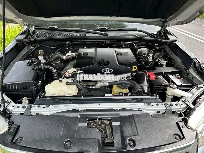 Toyota Hilux E 2.4AT 4x2 lỗi tặng xe, 12 vạn zin