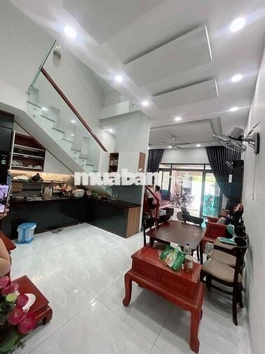 NHÀ 3 LẦU,  (5x18.5), PHÒNG NGỦ TRỆT, HOÀN CÔNG, HẺM 6M, CHỈ 3 ĐỒNG