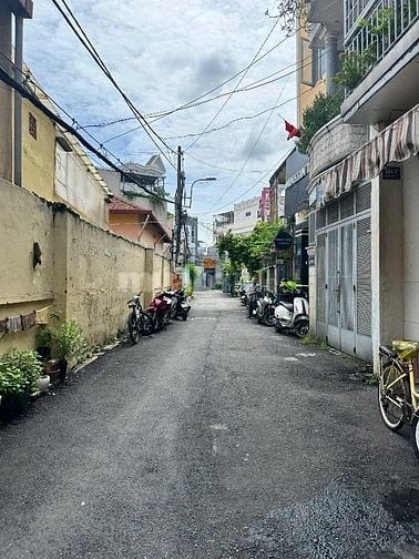 Hẻm xe hơi Hoàng Hoa Thám-Ng Văn Đậu,Ngang 11m,3Tầng,An Ninh,Sạch sẽ 