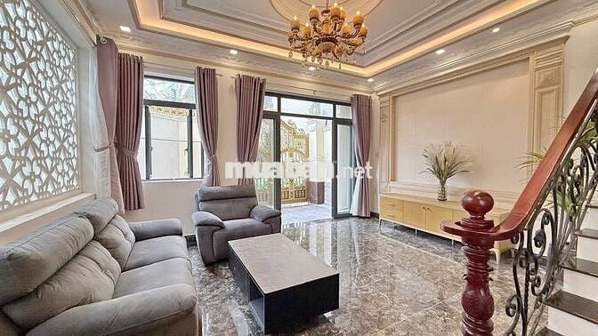 🏡 CHO THUÊ BIỆT THỰ SANG TRỌNG XE HƠI NGỦ TRONG NHÀ - LÊ THỊ CHỢ