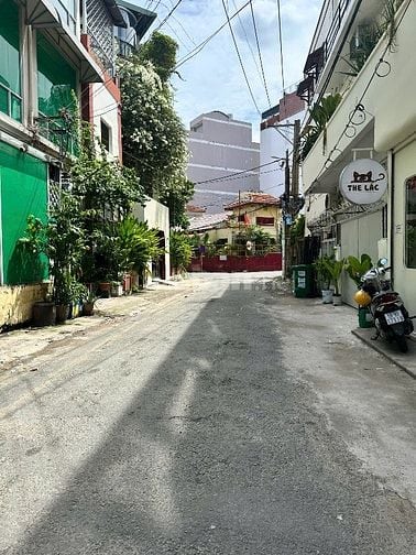 Hẻm xe hơi Hoàng Hoa Thám-Ng Văn Đậu,Ngang 11m,3Tầng,An Ninh,Sạch sẽ 