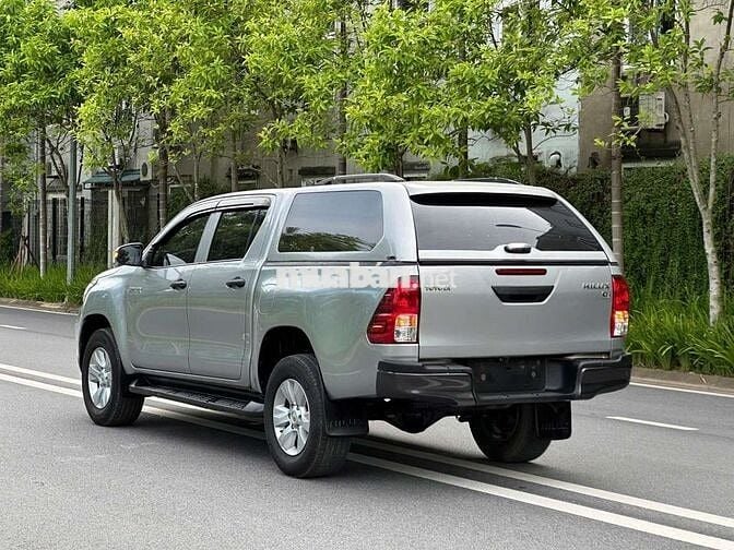 Toyota Hilux E 2.4AT 4x2 lỗi tặng xe, 12 vạn zin
