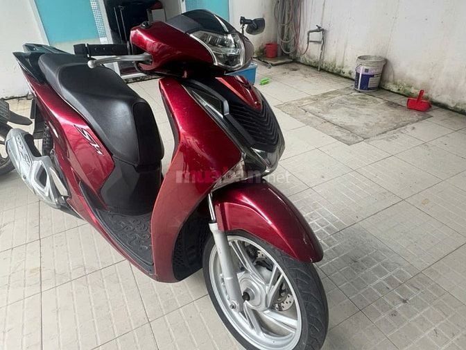 Cần ra đi em SH150 chính chủ, xe còn đẹp 
