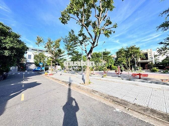 Đất view công viên Hoà Quý- Ngũ Hành Sơn 3tỷ680 đông nam