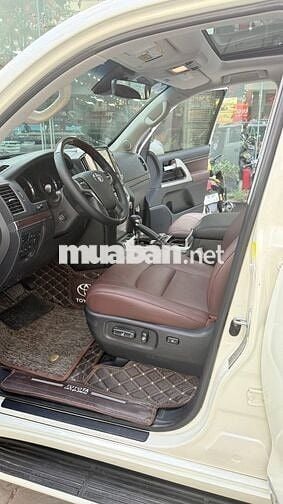 Toyota Land Cruiser 5.7 nhập Mỹ, sản xuất 2016.