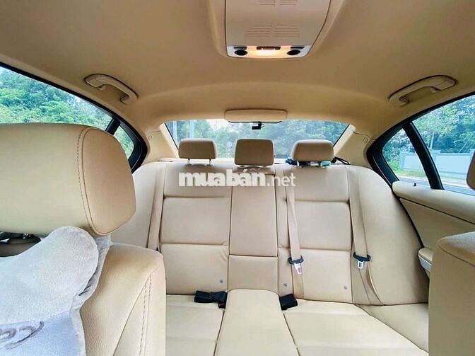 Xe BMW gia đình ít sử dụng cần bán lại.