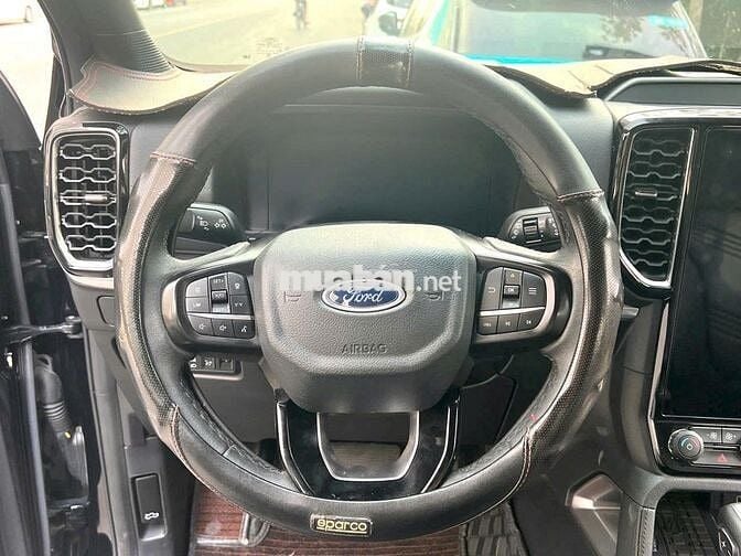 Cần bán ngay Everest Titanium 4x2 2023 giá mềm