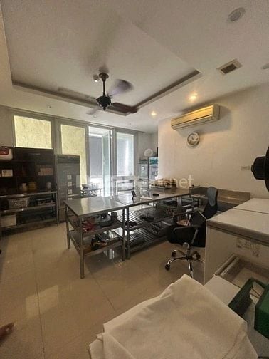 Mặt phố viu trọn Hồ Hoàng Cầu, 9 tầng nguy nga lộng lẫy,an thịnh vượng