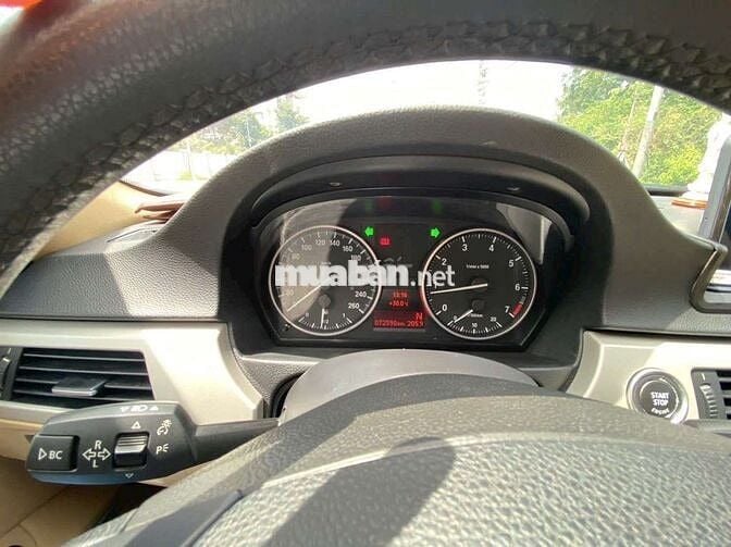 Xe BMW gia đình ít sử dụng cần bán lại.