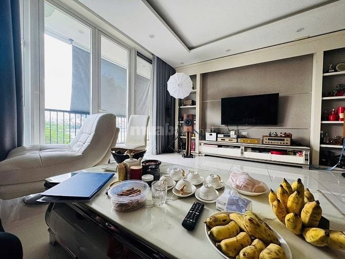 Mặt phố viu trọn Hồ Hoàng Cầu, 9 tầng nguy nga lộng lẫy,an thịnh vượng