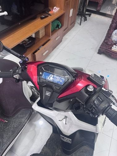 Cần bán xe vario 150 2021 đã lên full click thái