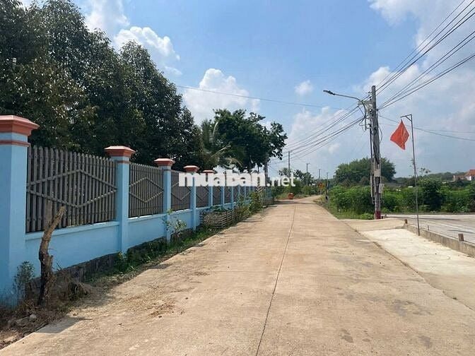 Cần bán lô đất thổ cư ngang 12m, 1 sẹc đường lớn TPHCM mới. Giá 725tr