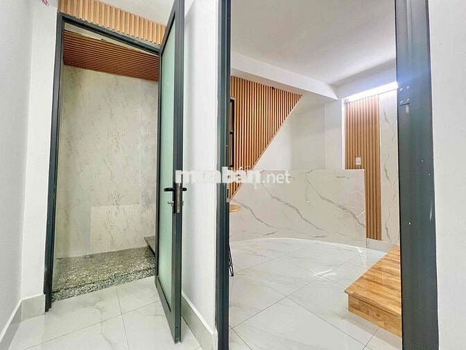 3PN + 2WC, Điện Nước Rẻ, Hàng Hiếm Ít Khi Trống,Thích Hợp Ở 4-5 Người