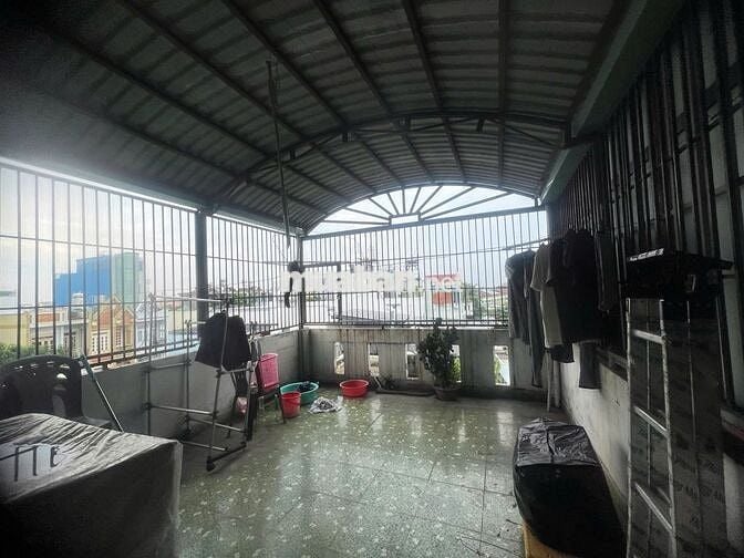Phòng trọ 18m2, đường Bùi Văn Ngữ, Q12