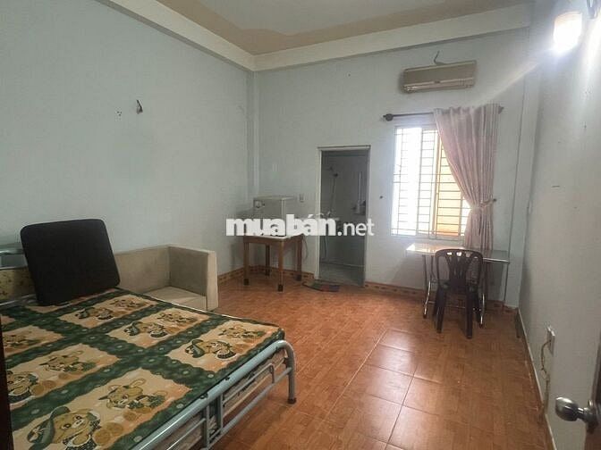 Phòng trọ 18m2, đường Bùi Văn Ngữ, Q12